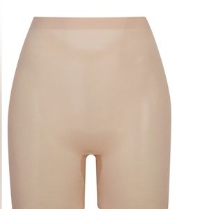 Sheer sculpt low back short